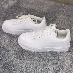 Nike air force 1 pixel